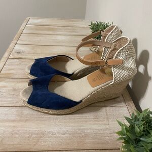 Stylish Navy and Beige Wedge Wedges made by KANNA EUC